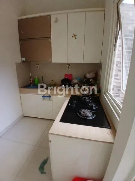 image RUMAH 2 LANTAI FULLY FURNISHED DI KAWASAN SCIENTIA SUMMARECON SERPONG (4)
