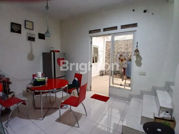 image RUMAH 2 LANTAI FULLY FURNISHED DI KAWASAN SCIENTIA SUMMARECON SERPONG (2)