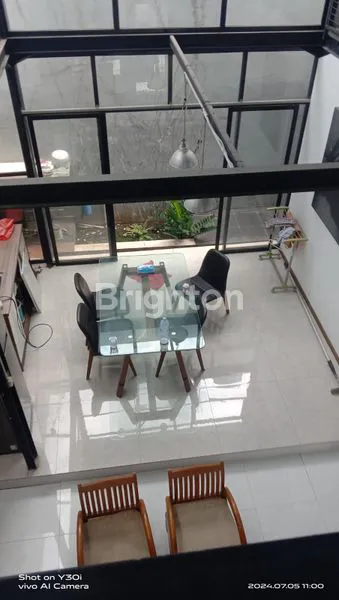 image RUMAH MODEL SEMI INDUSTRIAL DI LIMUS PRATAMA (2)