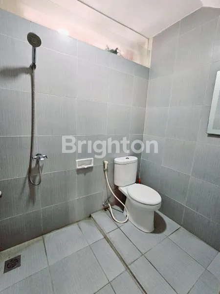 image DIJUAL CEPAT RUMAH 2 LANTAI DI PERUMAHAN CITRA HARMONI TROSOBO SIDOARJO (6)