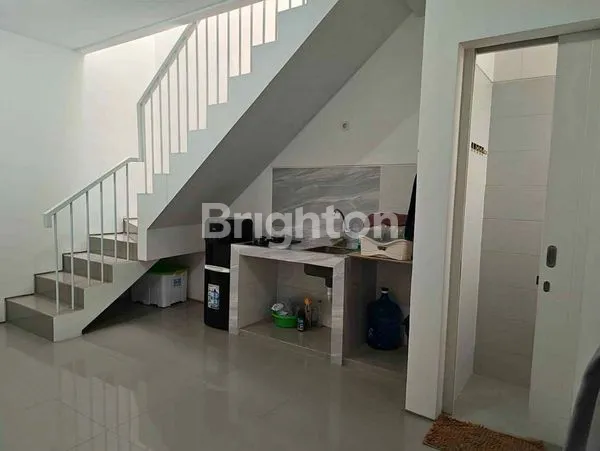 image RUMAH ROYAL RESIDENCE OAKWOOD 2 LANTAI SIAP HUNI  (4)