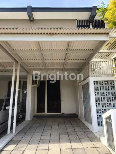 image RUMAH ROYAL RESIDENCE OAKWOOD 2 LANTAI SIAP HUNI  (1)