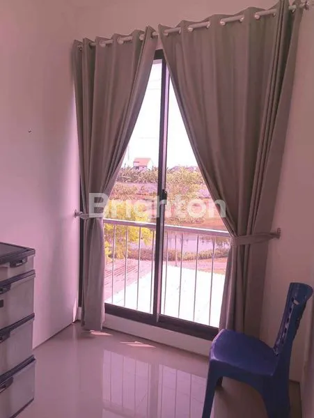 image RUMAH ROYAL RESIDENCE OAKWOOD 2 LANTAI SIAP HUNI  (3)