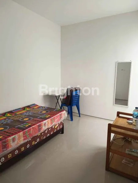 image RUMAH ROYAL RESIDENCE OAKWOOD 2 LANTAI SIAP HUNI  (5)