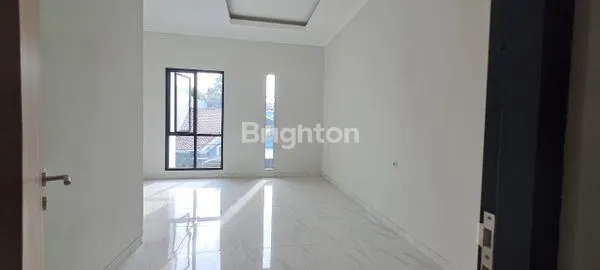 image RUMAH BARU NEW GRESS SCANDINAVIAN STYLE DI SUTOREJO SURABAYA DEKAT MULYOSARI PAKUWON CITY ITS UNAIR GM GALAXY MAL (4)