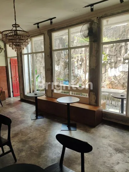 image TURUN HARGA!! RUMAH COCOK UNTUK USAHA DI PINGGIR JALAN RAYA DI GADING SERPONG (3)