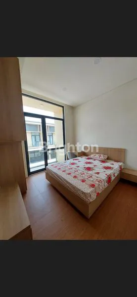 image RUMAH BARU, FULL FURNISHED DI BSD (3)