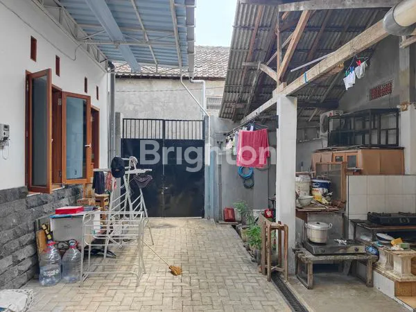 image RUMAH TINGGAL LUAS 2 BANGUNAN RUMAH LOKASI BAGUS KOTA KEDIRI (3)