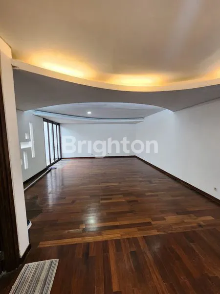 image RUMAH 3 LANTAI DENGAN LIFT DAN 1 BASEMENT ( SPRINGHILL GOLF RESIDENCES ) (3)