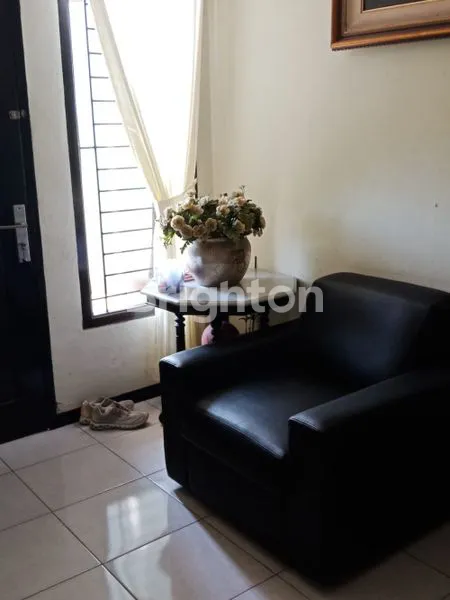 image RUMAH APIK TERAWAT DEKAT PASAR PUCANG ANOM, KALIBOKOR, NGAGEL JAYA, KERTAJAYA (5)