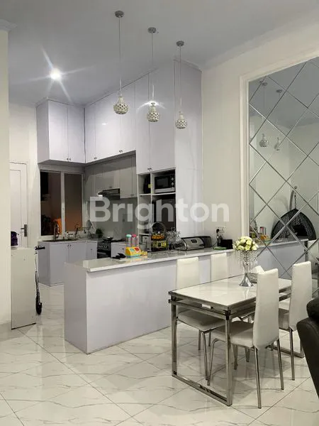 image RUMAH MODERN DAN MEWAH, SIAP HUNI. SANGAT COCOK SEBAGAI RUMAH TINGGAL DAN RUANG USAHA (6)