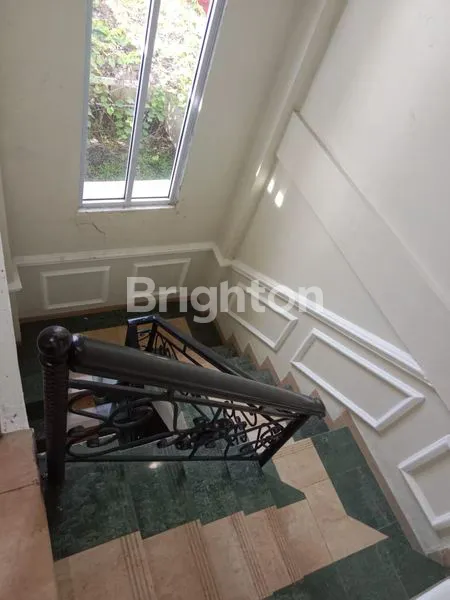 image RUMAH MEWAH  NAN NYAMAN (8)