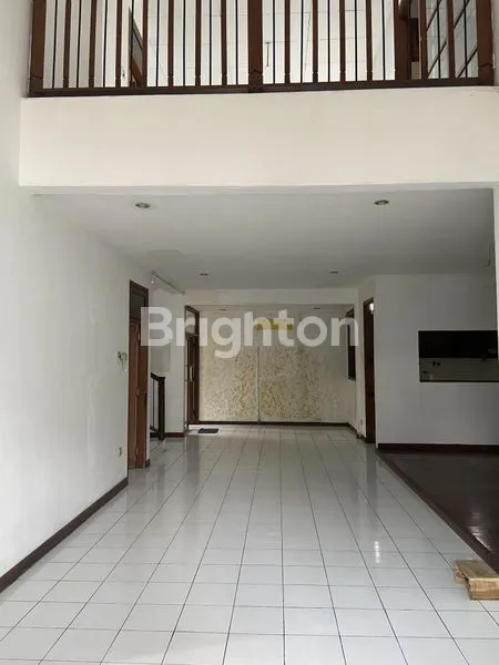 image RUMAH STRATEGIS DENGAN LINGKUNGAN YANG ASRI , DEKAT STASIUN MRT DI LEBAK BULUS JAKARTA SELATAN (4)