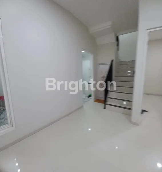 image GREEN SEMANGGI RUNGKUT BARU GRESS LOKASI NYAMAN ASRI (3)