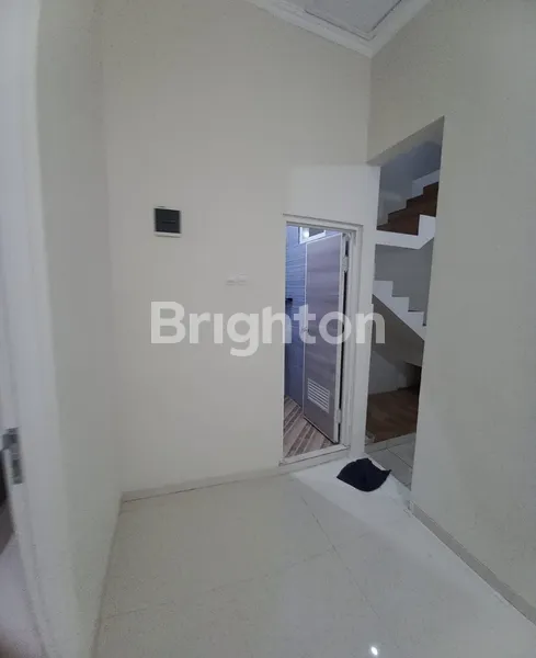 image GREEN SEMANGGI RUNGKUT BARU GRESS LOKASI NYAMAN ASRI (7)