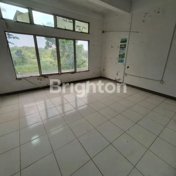 image RUKO 3 LANTAI STRATEGIS DEKAT PUSAT KOTA BATAM DI BINTANG RAYA  (4)