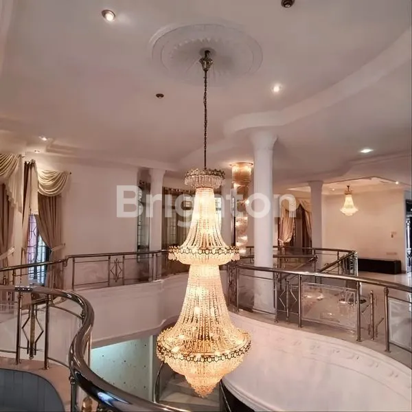 image RUMAH MEWAH JALAN SEI BINGEI MEDAN (6)