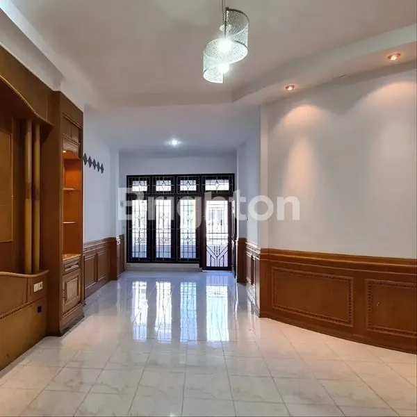image RUMAH MEWAH JALAN SEI BINGEI MEDAN (7)