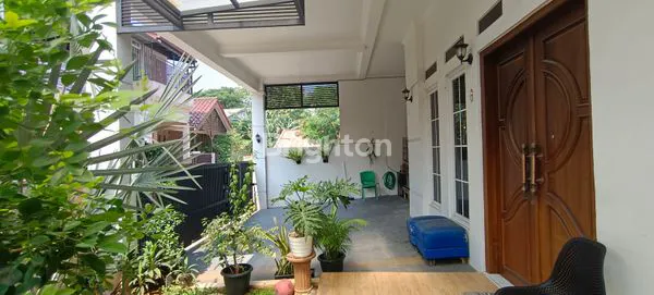 image RUMAH BESAR DI JATIWARINGIN BELAKANG KODAM (4)