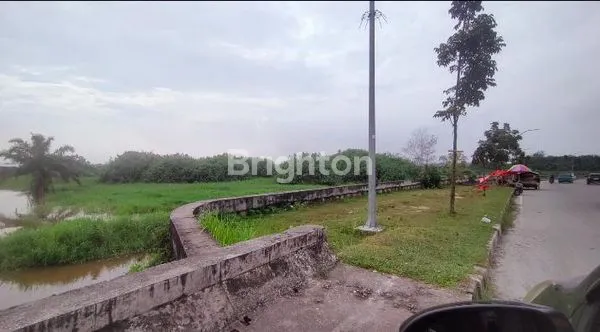 image TANAH DENGAN LOKASI STRATEGIS DI UJUNG JALAN SUDIRMAN, PEKANBARU (6)