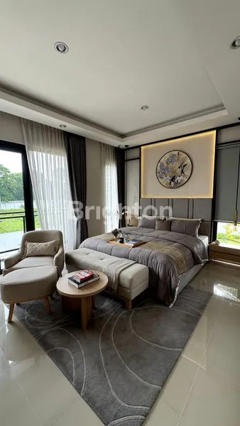 image RUMAH BARU BAGUS DAN MODERN 2 LANTAI DI CLUSTER LILY PARAMMOUNT PETALS (3)