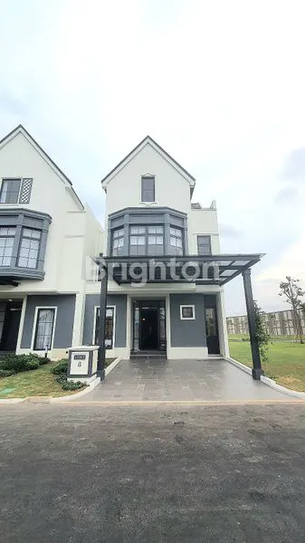 image RUMAH AMERICAN CLASSIC STYLE HANYA 3M-AN DI GADING SERPONG (8)