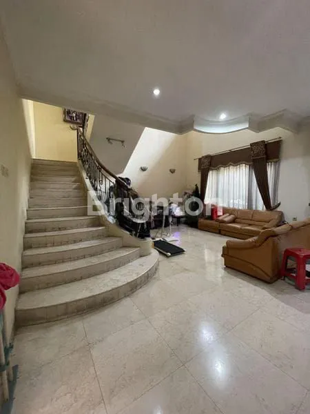 image RUMAH MEGAH 2 LANTAI PURI INDAH (3)