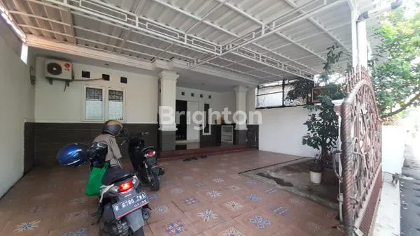 image RUMAH SIAP HUNI LOKASI STRATEGIS TANAH BARU BEJI DEPOK (2)