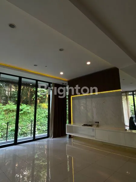 image RUMAH MODERN MEWAH  NEMPEL LEBAK BULUS (2)