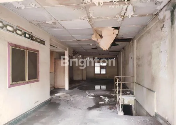 image RUKO GANDENG JALAN THAMRIN LEBAR 10 METER & PANJANG 30 METER ,LOKASI SANGAT STRATEGIS ( DIKELILINGI OLEH BERBAGAI SEKOLAH FAVORIT) (5)