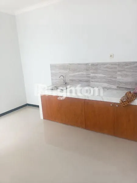 image RUMAH BARU MINIMALIS 2 LANTAI DI PENUMPING SOLO (8)