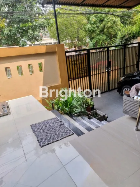 image RUMAH SIAP HUNI DI GADING RAYA JAKARTA UTARA (8)