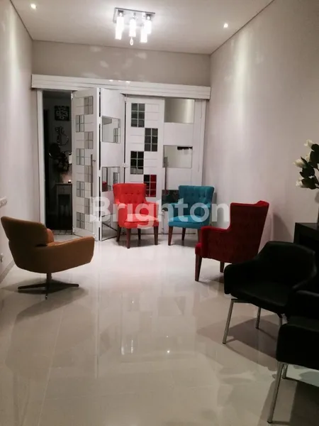 image RUMAH 2 LANTAI MEWAH FULL FURNISH CITRALAND RAFFLES GARDEN, SURABAYA BARAT (5)