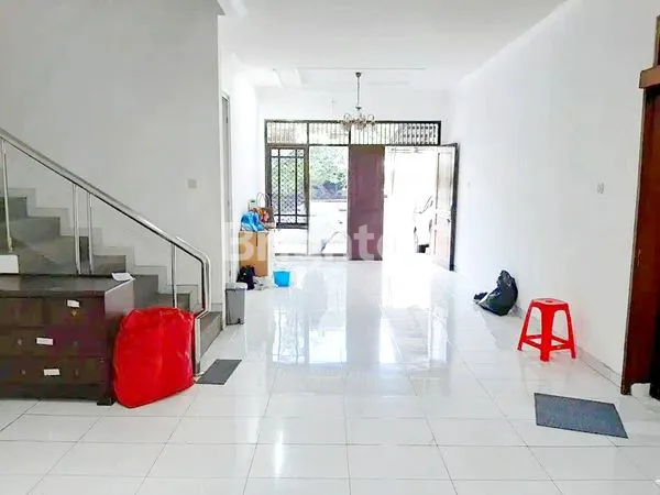 image RUMAH INTERCON UKURAN 10X20 KEBON JERUK JAKARTA BARAT (2)