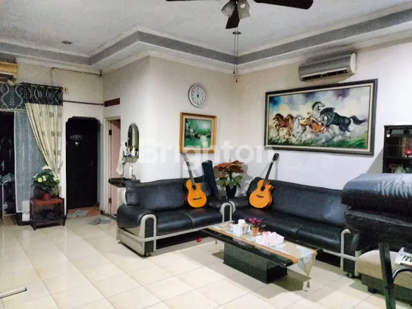 image RUMAH WISMA TROPODO SIDOARJO (3)