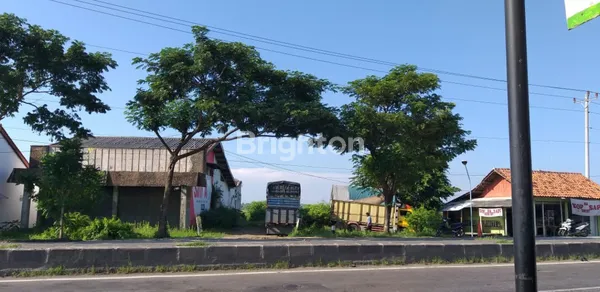 TANAH LUAS BESERTA BANGUNAN GEDUNG BISA UNTUK GUDANG LOKASI PREMIUM BREBES