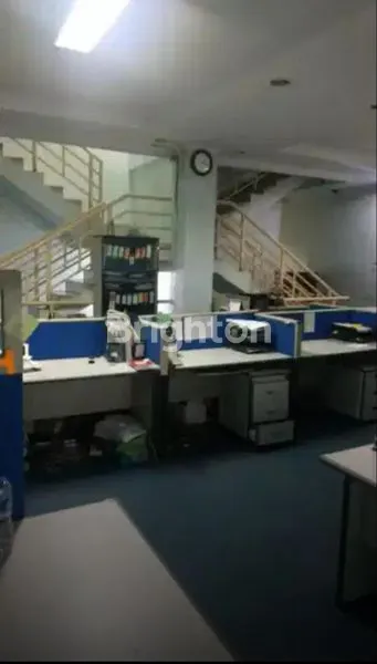 image SEWA RUKO GANDENG STRATEGIS SIAP PAKAI UNTUK KANTOR DI SRENGSENG, KEBON JERUK, JAKARTA BARAT (4)