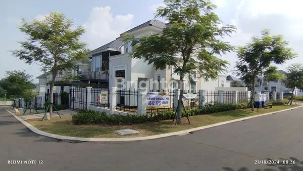 image RUMAH MEWAH SIAP HUNI 2 LANTAI (2)