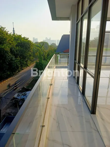 image RUKO BARU HOEK 3 1/2 LANTAI SIAP PAKAI DI SUNTER JAKARTA UTARA (6)