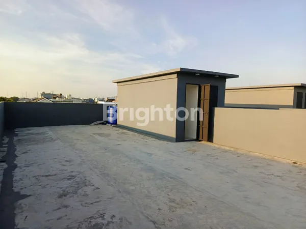 image RUKO BARU HOEK 3 1/2 LANTAI SIAP PAKAI DI SUNTER JAKARTA UTARA (8)