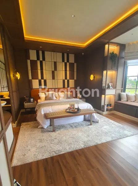 image RUMAH MEWAH BARU GADING SERPONG AMERICAN CLASSIC DENGAN 3 LANTAI WITH ATTIC (3)