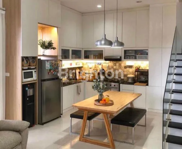 RUMAH 3 LANTAI DAN BISA UNTUK TEMPAT USAHA DI DEKAT GATSU