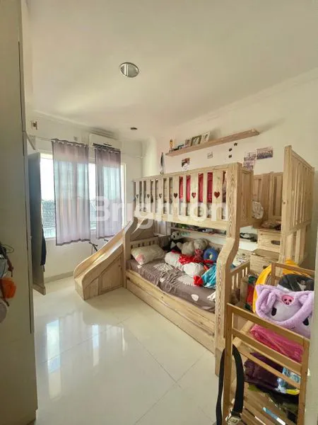 image RUMAH 3 LANTAI DAN BISA UNTUK TEMPAT USAHA DI DEKAT GATSU (3)