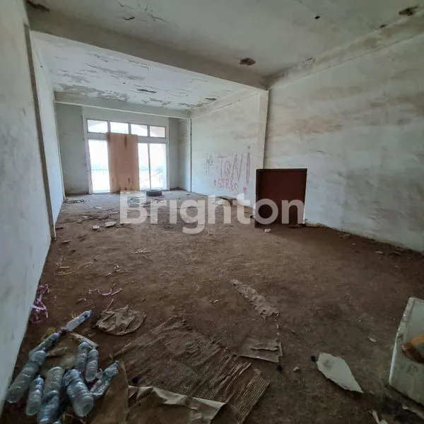 image RUKO LOKASI STRATEGIS DAN SANGAT COCOK UNTUK INVESTASI DI PASIR PUTIH HADAP JALAN BESAR  (5)