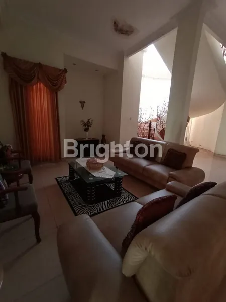 image RUMAH HOOK MEWAH KUTISARI UTARA DEKAT UK PETRA, TOL WARU JUANDA (4)