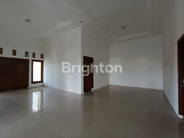 image RUMAH LUAS 1100M² HOOK STRATEGIS DI PUSAT LUMAJANG (7)