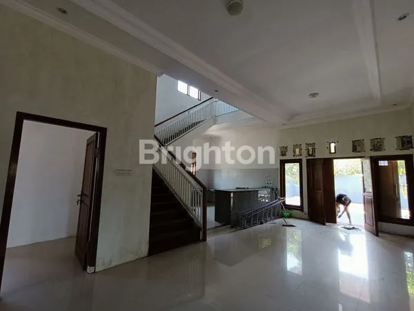 image RUMAH LUAS 1100M² HOOK STRATEGIS DI PUSAT LUMAJANG (3)