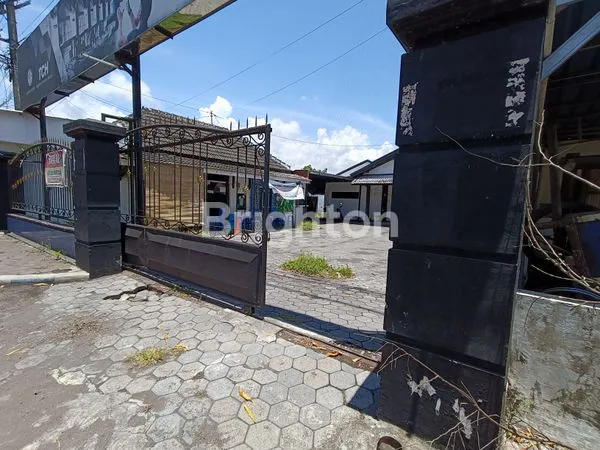 image RUMAH STRATEGIS DEKAT ALUN ALUN LUMAJANG (1)