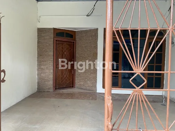 image DI JUAL CEPAT RUMAH 2 LANTAI SIAP HUNI DI SUMAGUNG KELAPA GADING (8)