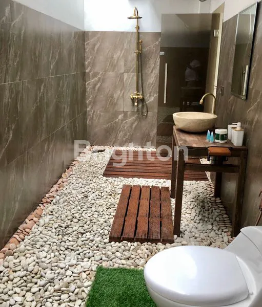 image 3BR EXCLUSIVE MODERN VILLA WITH OPEN LIVING SPACE IN NUSA DUA (2)